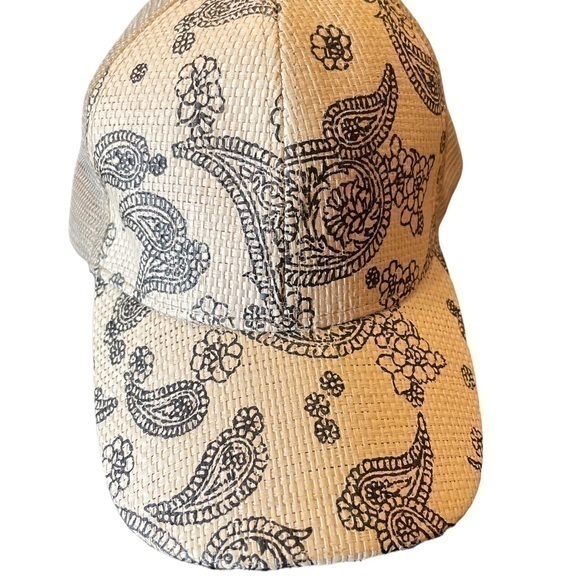 REVOLVE Accessories - Hat Fashion Women Men Breathable
Beach Adjustable Baseball Cap Hip
Hop Sun Hat